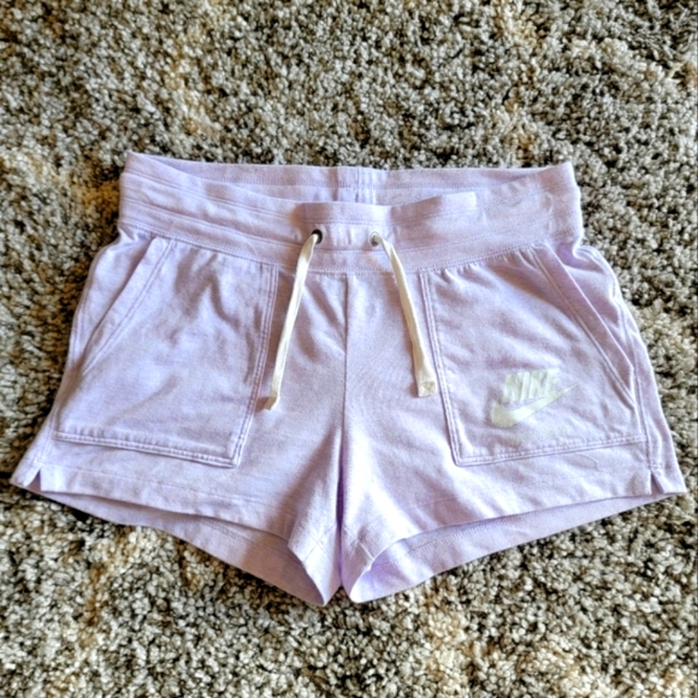 Women's Medium Nike Shorts Light Purple